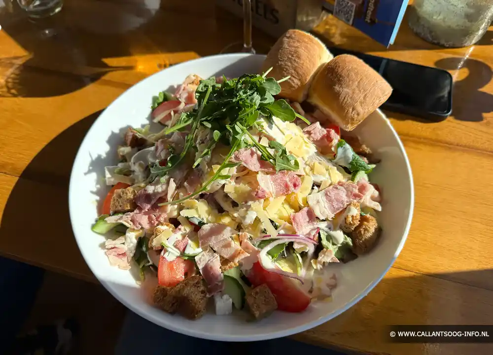 Ceasar-maaltijdsalade Restaurant De Strandtent